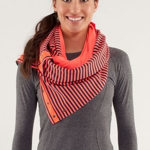 Lululemon| Vinyasa snap scarf NWOT
